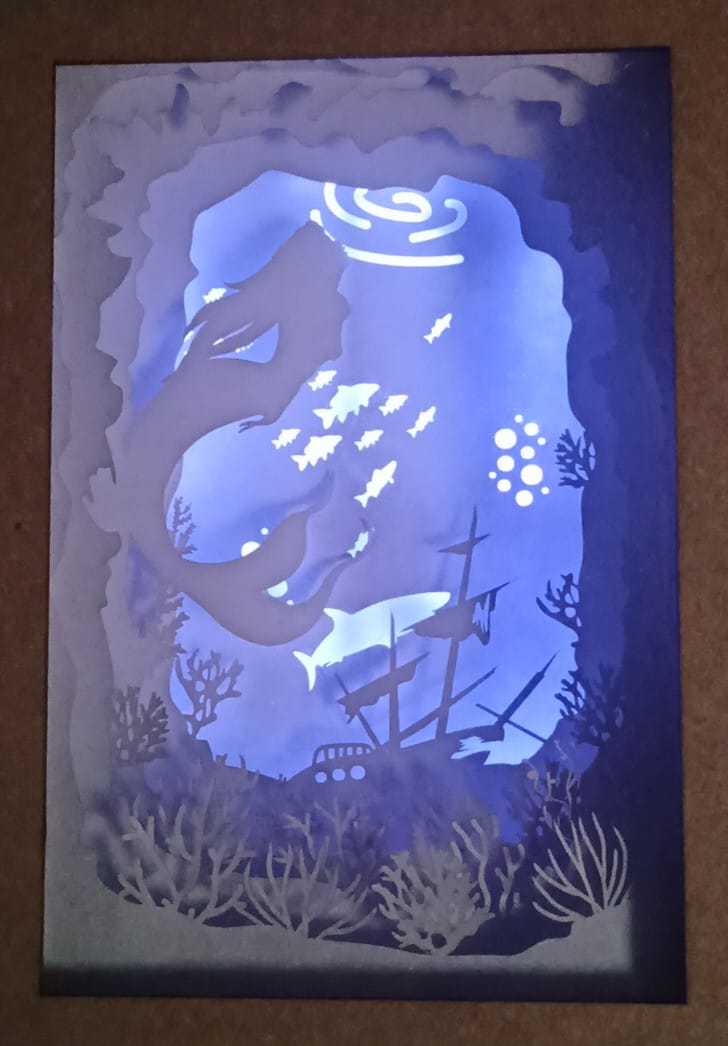 Shadow Box 3D Sereia com Iluminação RGB e Controle Remoto